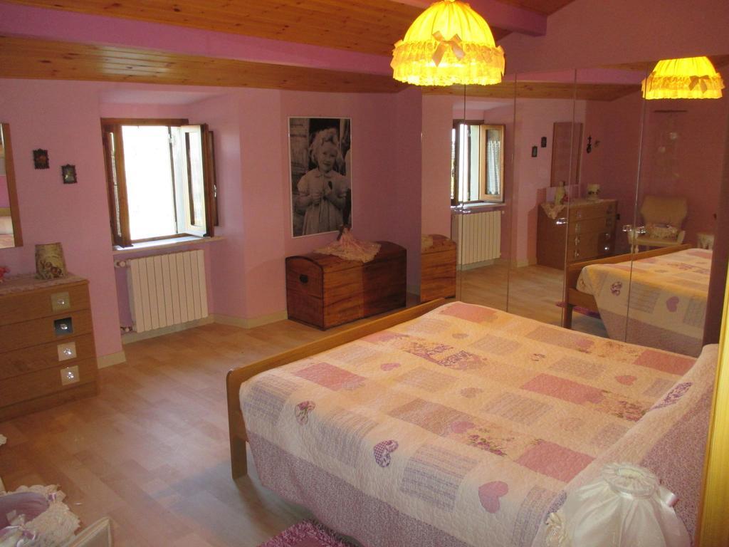 Belvilla By Oyo Graceful Apartment With Garden Petrella Guidi Exteriör bild