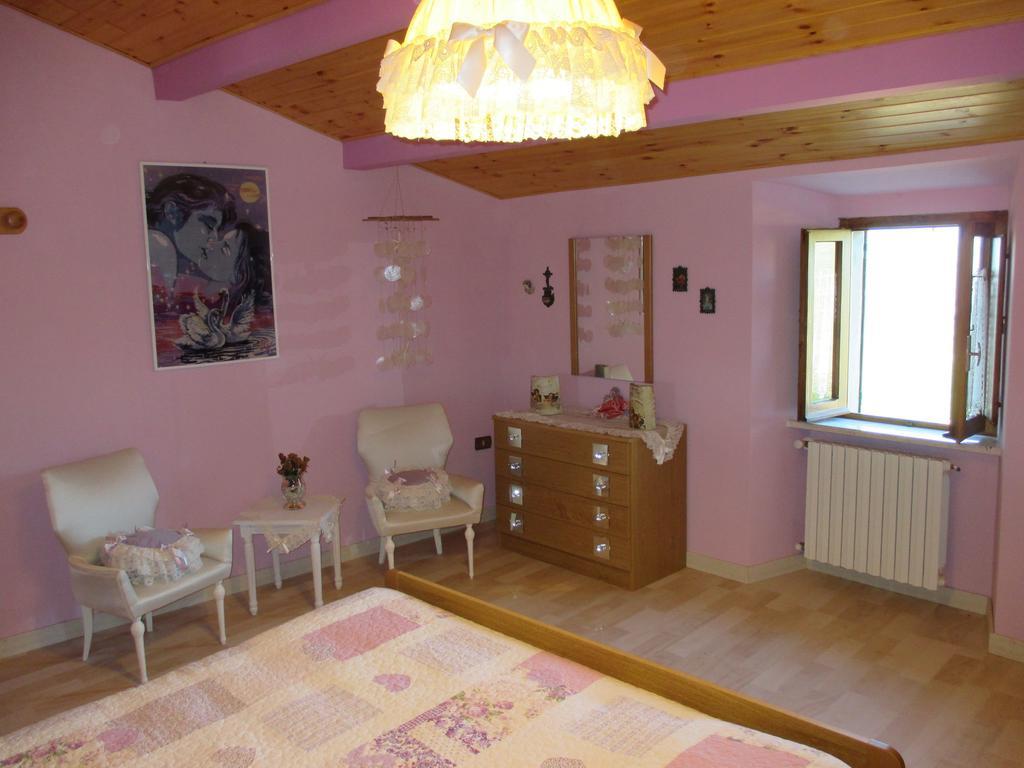 Belvilla By Oyo Graceful Apartment With Garden Petrella Guidi Exteriör bild